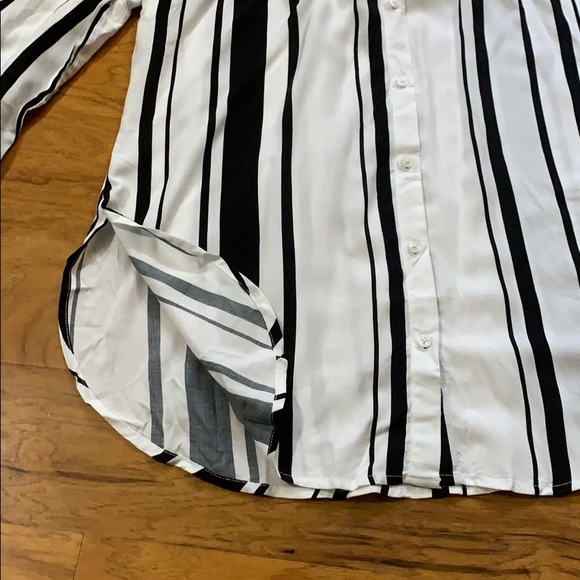 NWT Striped Blouse - Picture 2 of 4